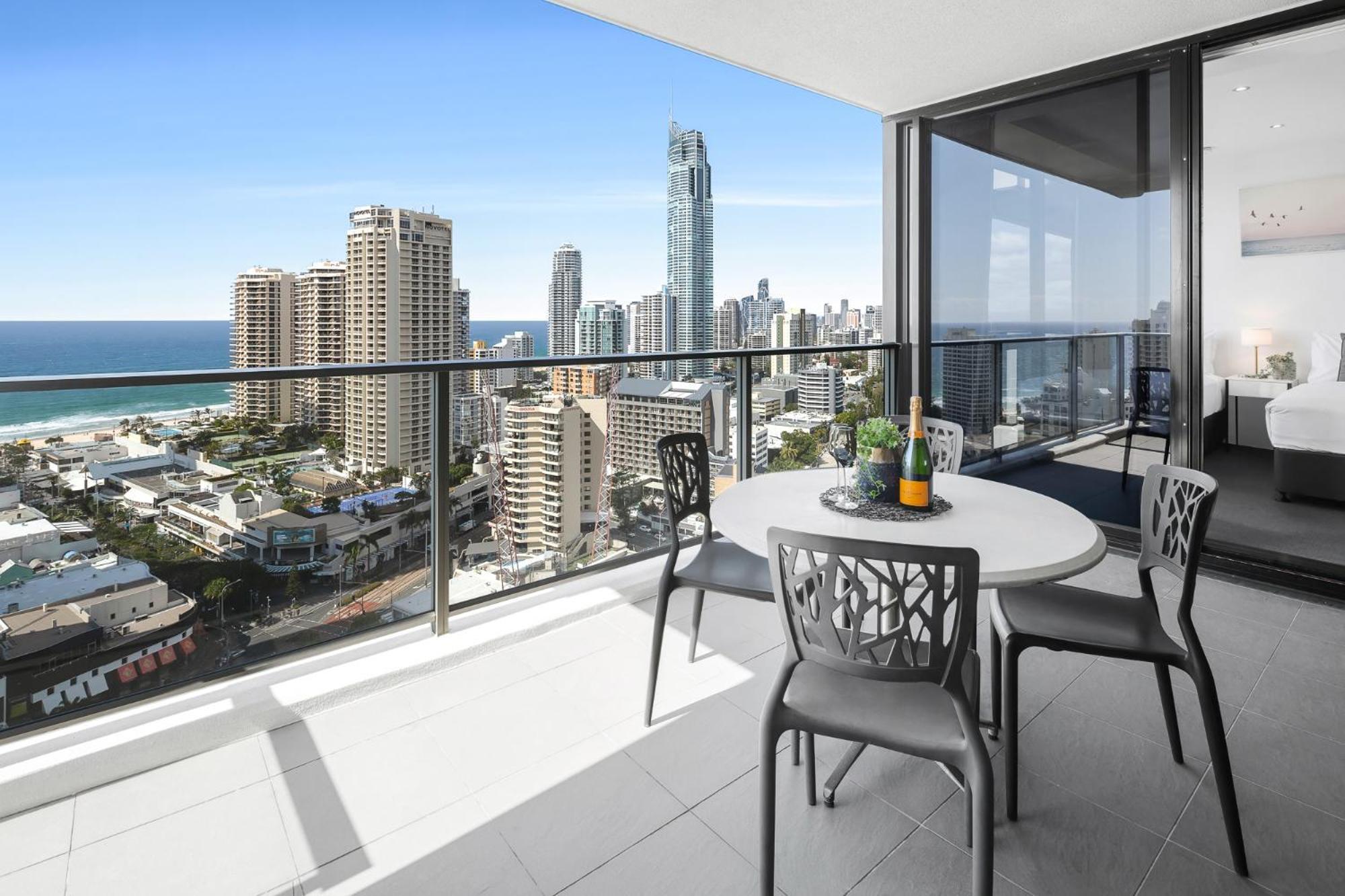 Ocean View Apartments With Balcony - Circle On Cavill - Central Location! - Self Contained & Privately Managed Gold Coast Buitenkant foto